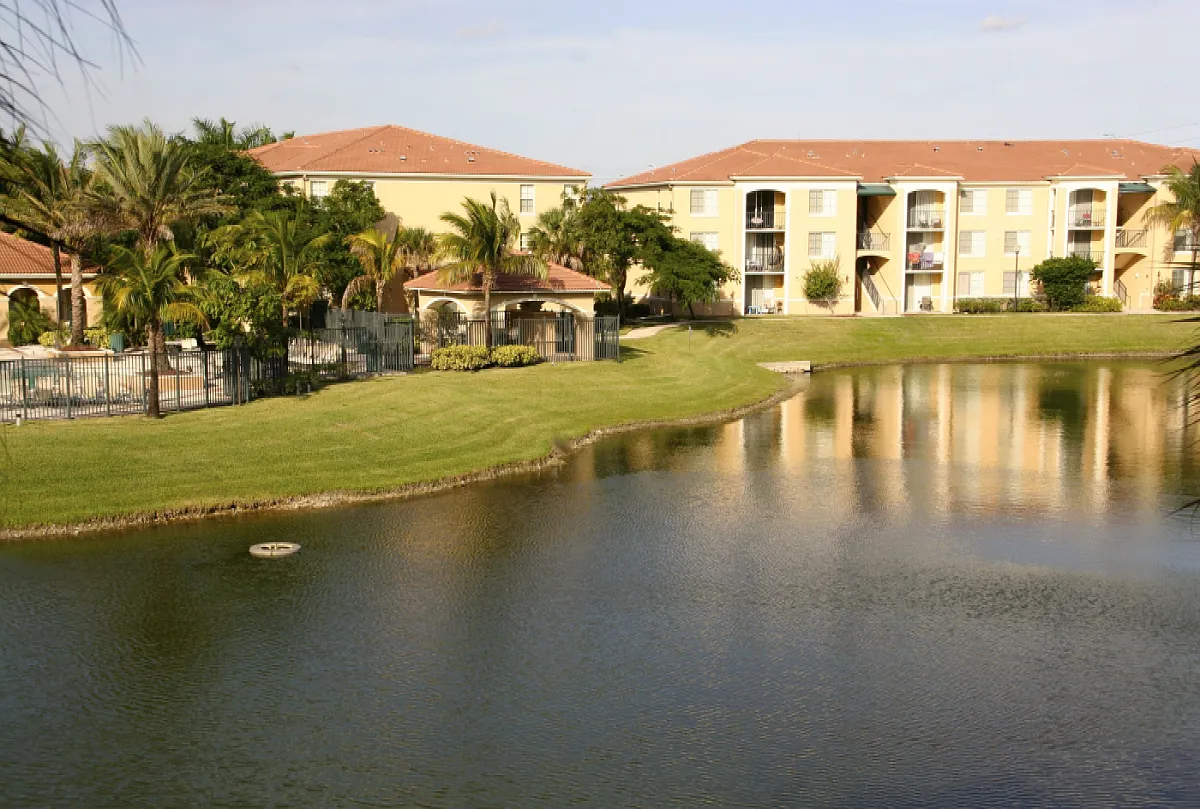 Vista Verde at Coconut Creek — Photo 4