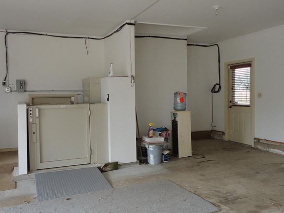 Wheelchair accessable elevator to lower level of home