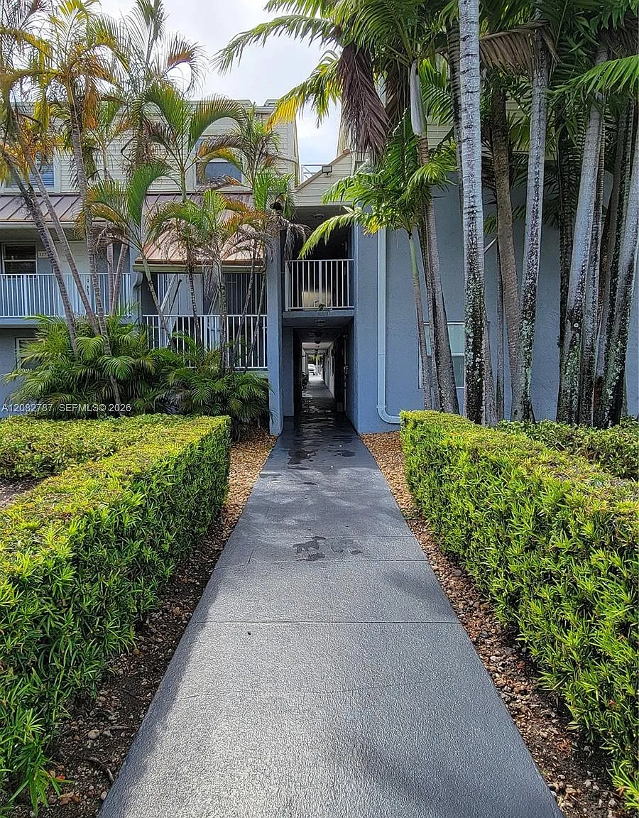 Sunwood Condo — Photo 2