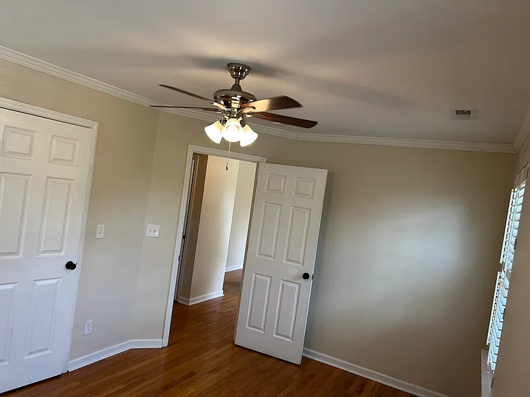2711 Clarkin Ave — Photo 3