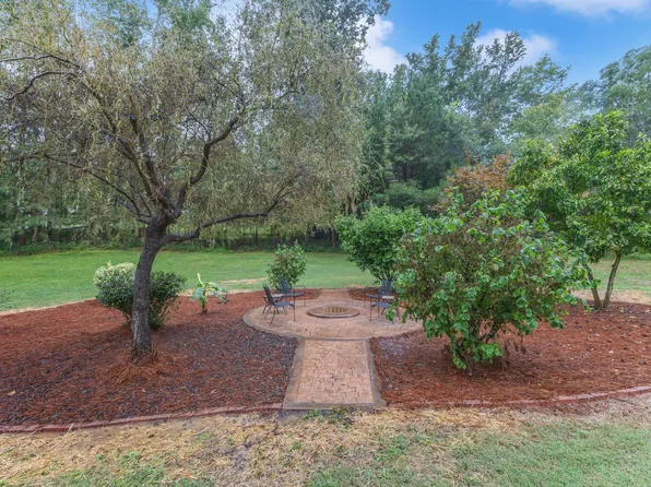 1021 Mountain Laurel Dr, Raleigh, NC 27603