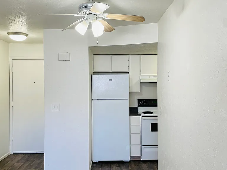 Cedar Cliff Apartments — Photo 17