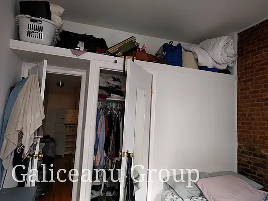 Rented by Lexington Real Estate Group | media 29