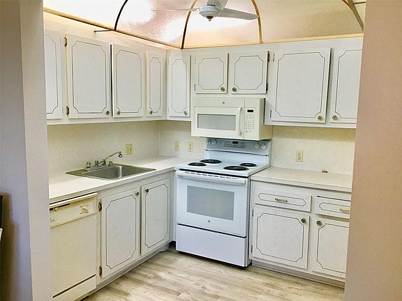 4th image of 204 Preston #204