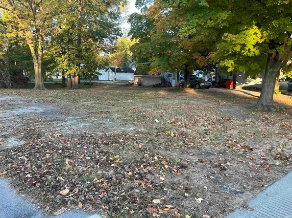 528 S Monticello St, Winamac, IN 46996