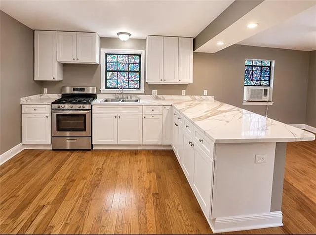 1 bed, 1.0 bath, 765 sqft, $1,100 — Photo 2