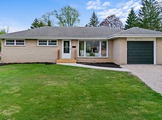 2015 Maplewood Rd, Northbrook, IL 60062