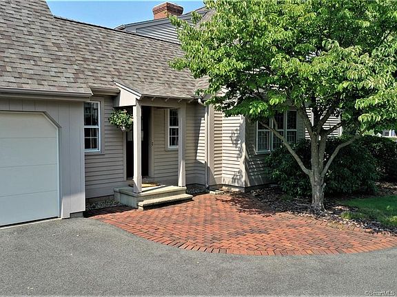 3rd image of 128 Red Hill Dr