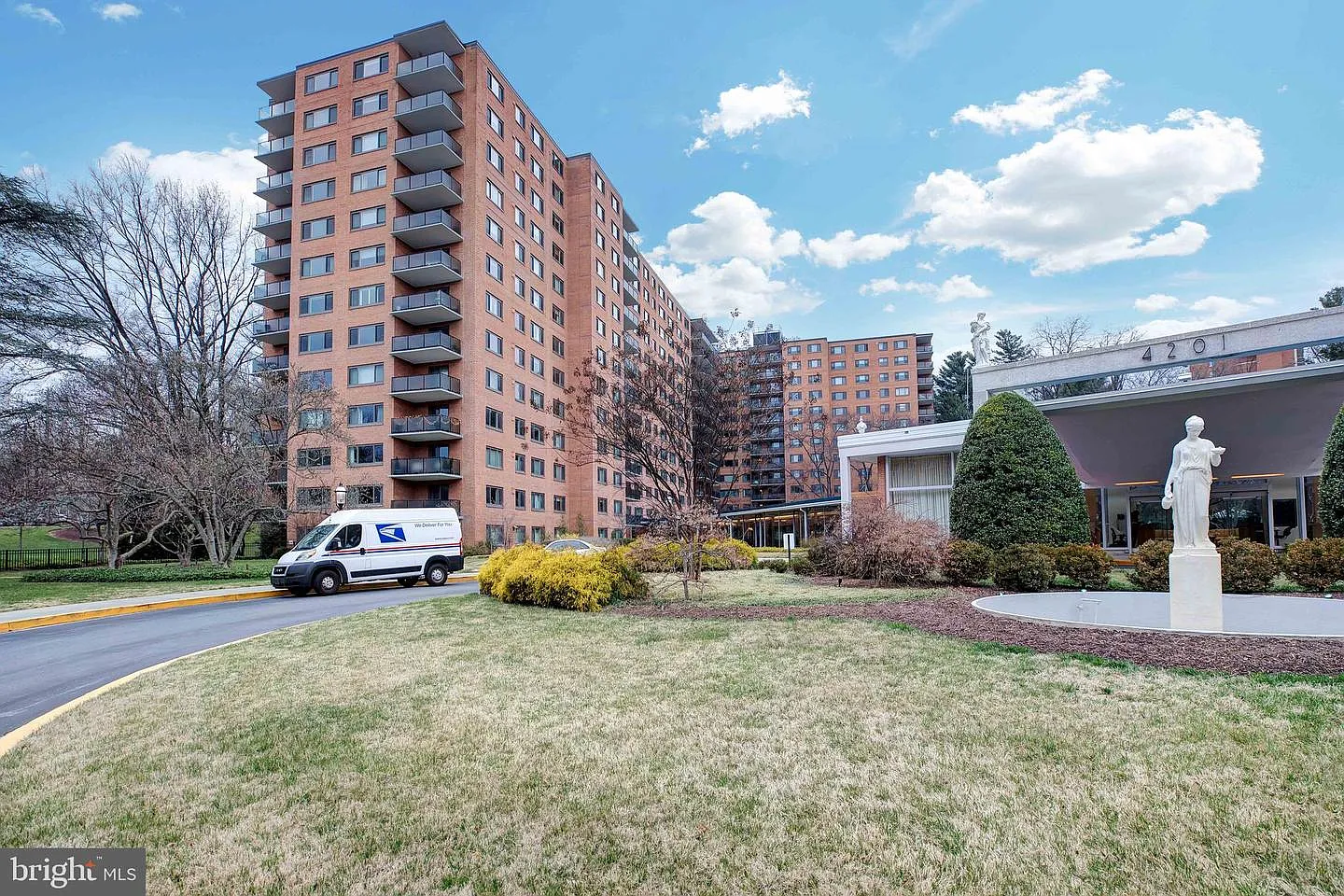 Studio, 553 sqft, $1,850 — Photo 2