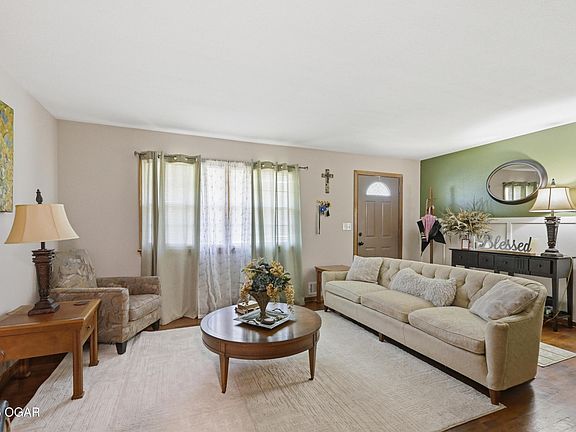 5th image of 1611 Cherry Blossom Ln