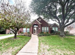 9023 Sunny Ridge Dr, Houston, TX 77095