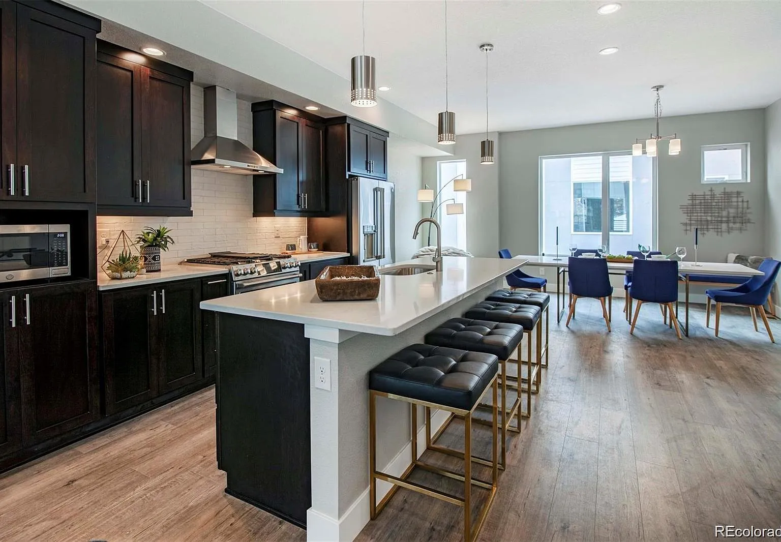 3 bed, 3.5 bath, 1691 sqft, $3,300 — Photo 1
