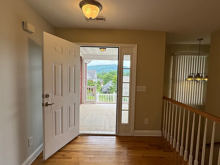 5685 Hyacinth Ln — Photo 5
