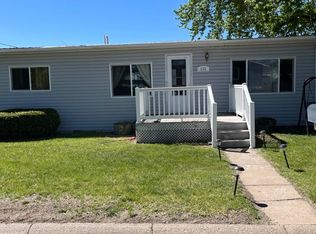131 Pine St, Sutherland, NE 69165