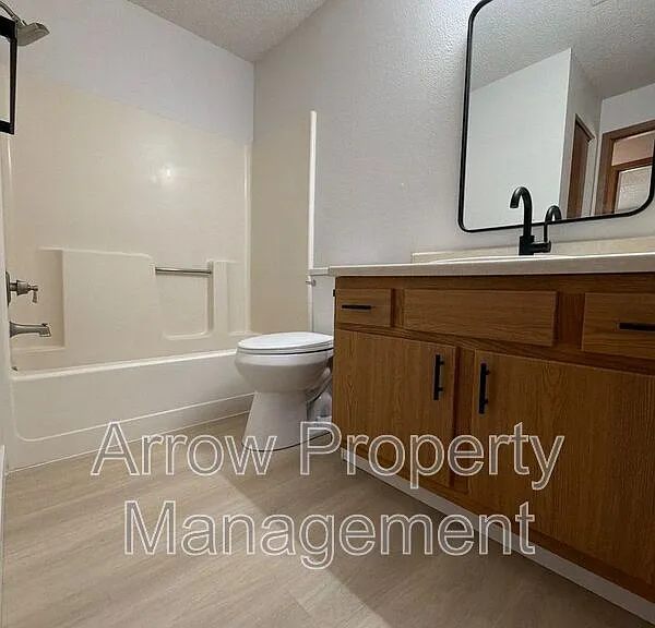2334 N 44th St #19 — Photo 9