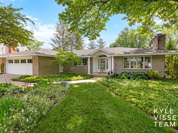 1104 Idema Dr SE, East Grand Rapids, MI 49506