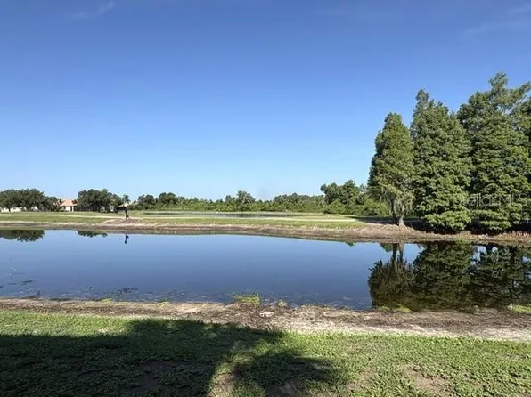 1425 Emerald Dunes Dr #17, Sun City Center, FL 33573