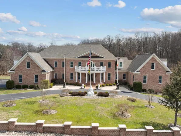 1410 Falls Crest Dr, Fallston, MD 21047