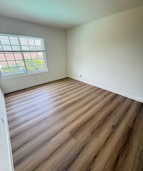 23 Deerwood E — Photo 11