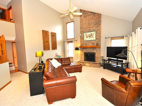 3rd image of 4945 Applecross Dr