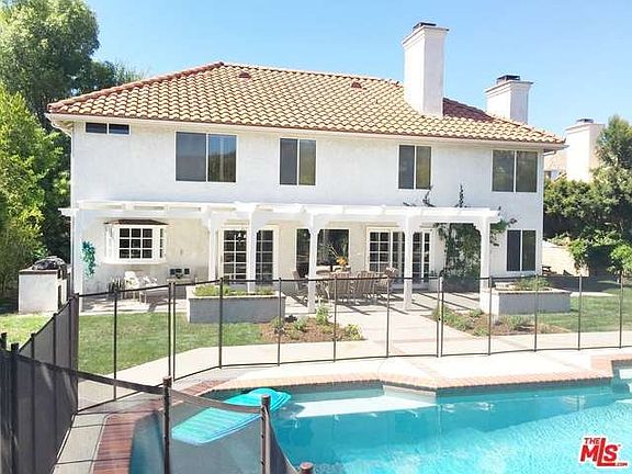 3rd image of 5862 Woodglen Dr