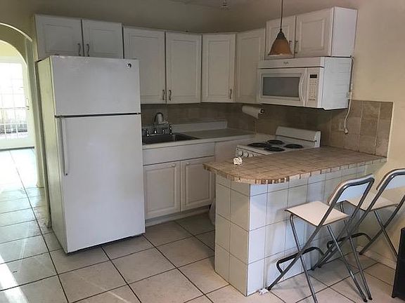 2nd image of 3251 SW 44th St APT 100
