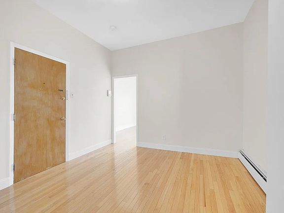 5th image of 144 Bowers St APT 9