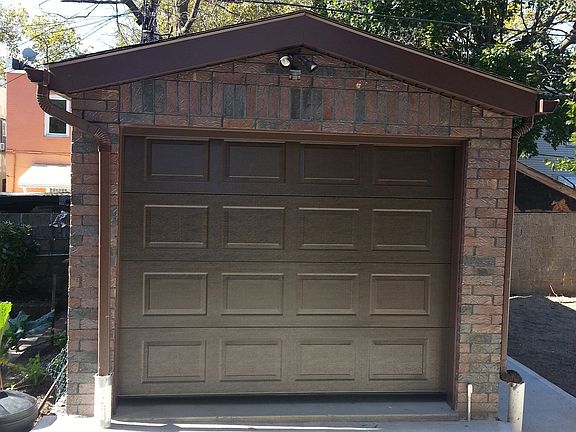 2nd image of 3329 Corsa Ave