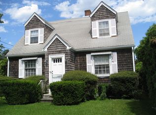 418 Metacom Ave, Bristol, RI 02809