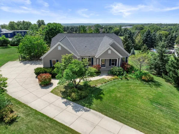 W296S3060 Molly LANE SOUTH South, Waukesha, WI 53188