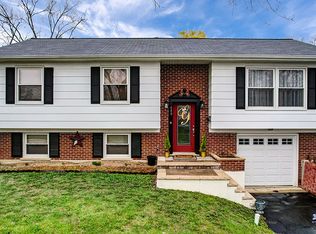 640 Surryse Rd, Lake Zurich, IL 60047