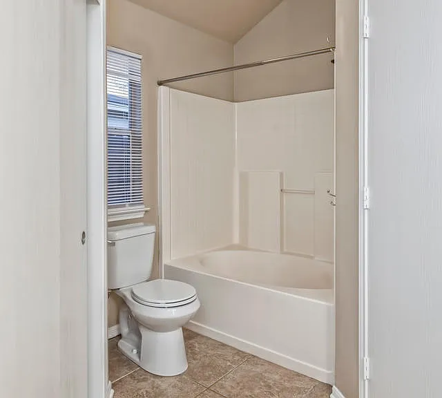 4806 Sterling Manor Dr — Photo 11
