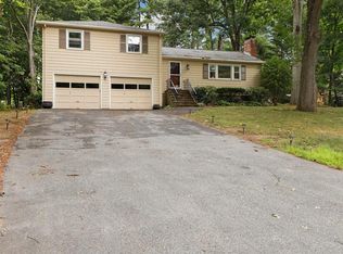 4 McMahon Rd, Bedford, MA 01730