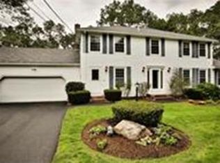 15 Woodhaven Dr, Andover, MA 01810