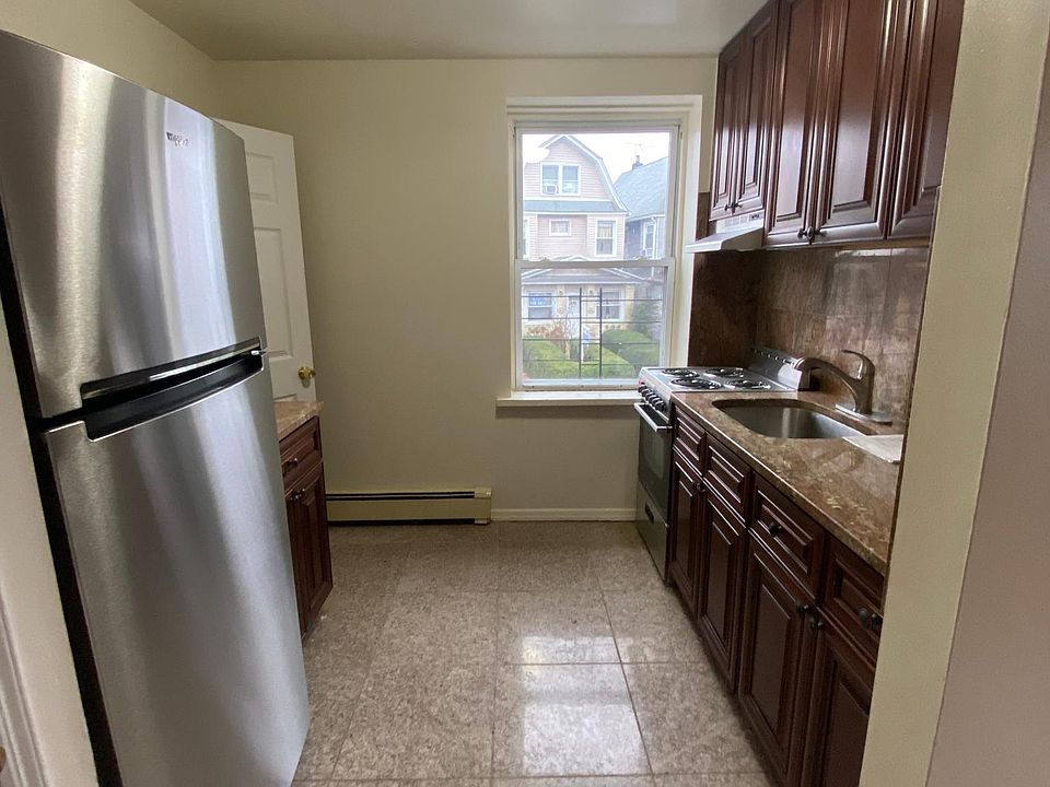 1st image of 13519 Kew Gardens Rd Floor 2