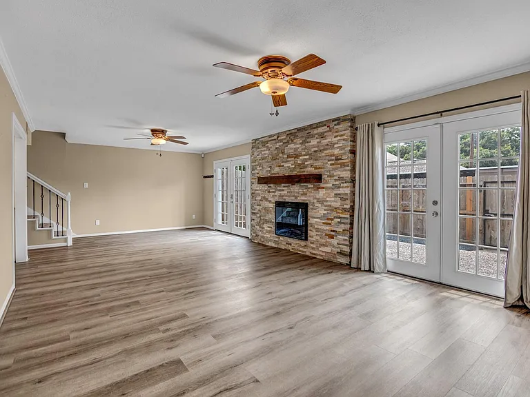1659 W Sam Houston Pkwy S — Photo 12