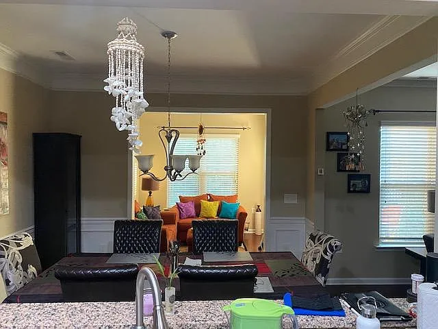 425 Chanson Dr — Photo 17