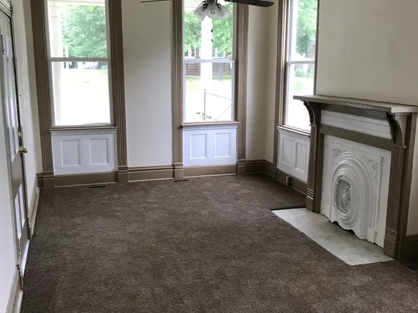 311 S Church St, Waterloo, IL 62298