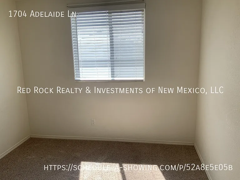 1704 Adelaide Ln — Photo 8
