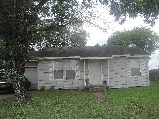 1st image of 304 E Anaqua Ave