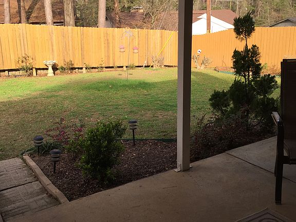 4th image of 1020 Crestview Dr E