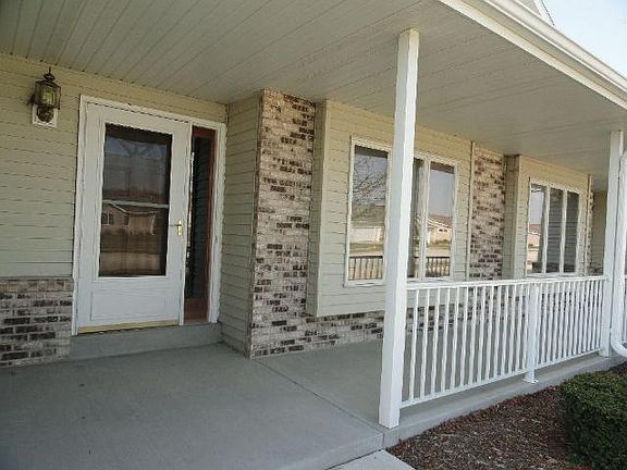 4th image of 1589 Bluebell Dr