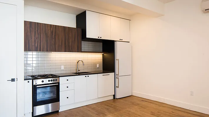 Rented by Nooklyn NYC LLC | media 24