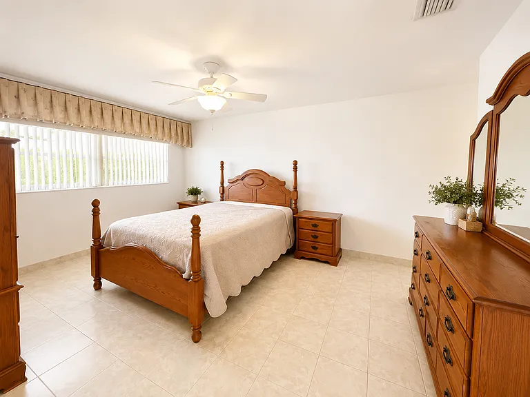 2200 Diana Dr #410 — Photo 6