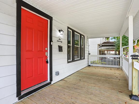 5th image of 270 Nashoba Ave