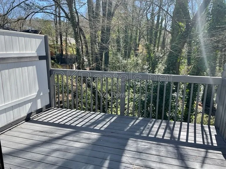 1092 Dassow Ct — Photo 21
