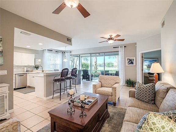 3rd image of 10492 Autumn Breeze DR #101