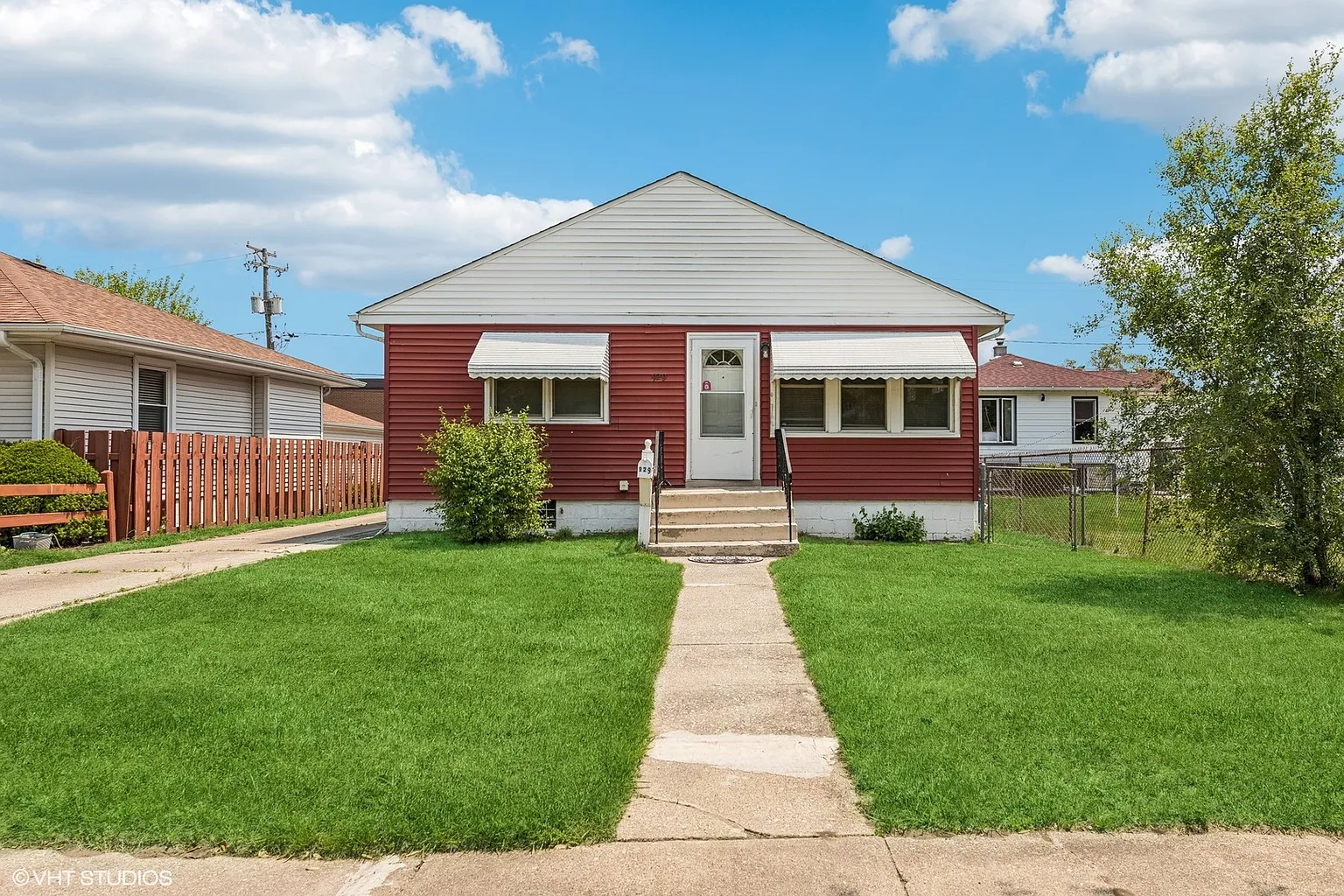 929 Greenbay Ave photo 1