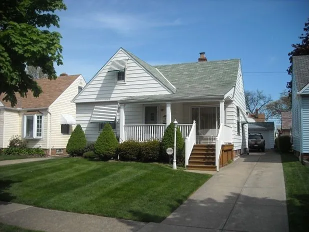 8808 Beech Ave photo 1