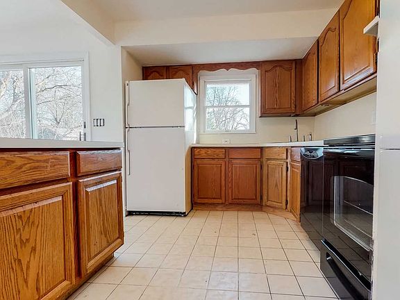 4th image of 2600 Race Ave